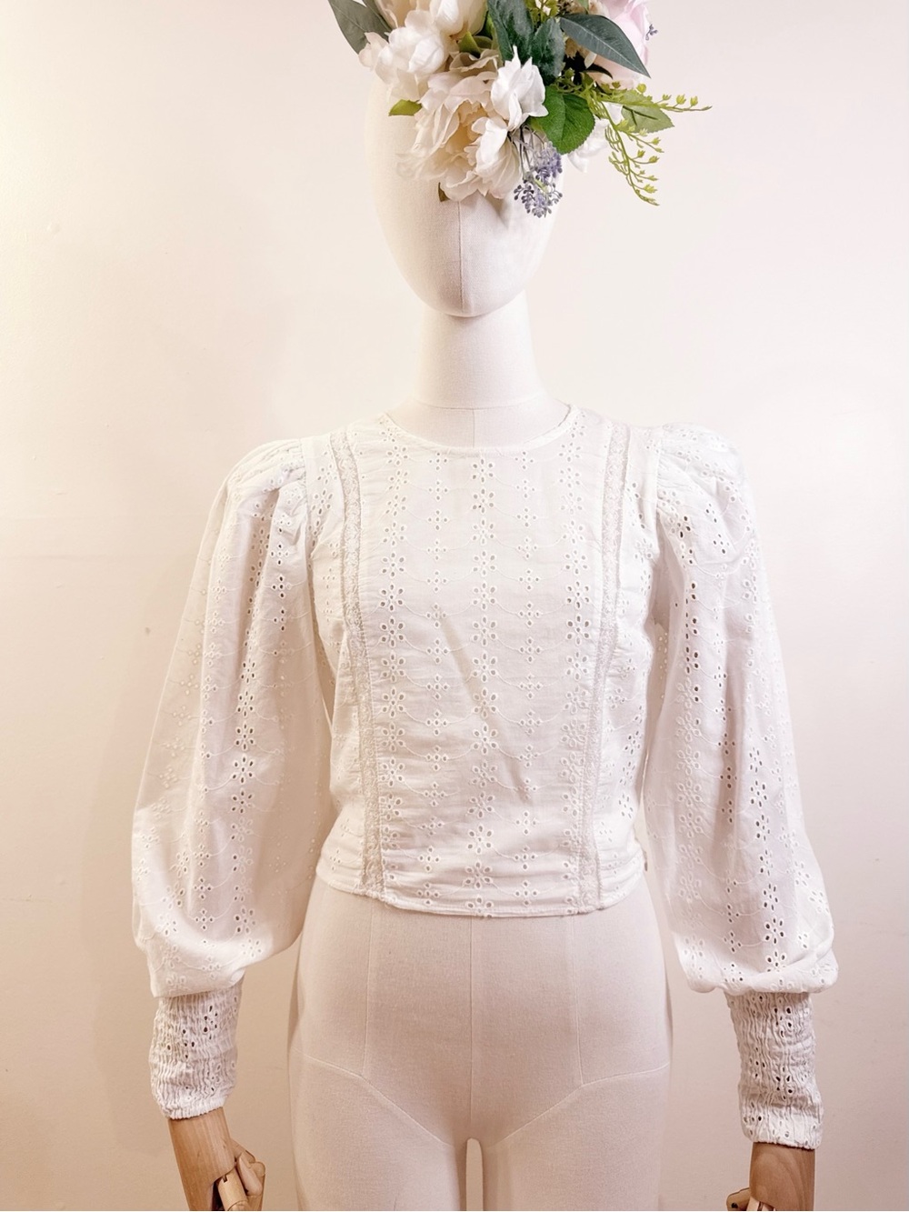Zara White Cotton Eyelet Puff Sleeve Top